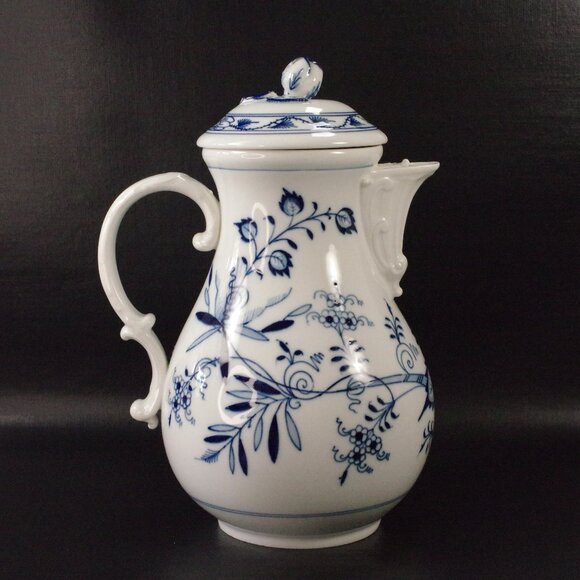 Antique Meissen Porcelain "Blue Onion" Coffee Pot - Blue Crossed Swords Teapot - Picture 1 of 9